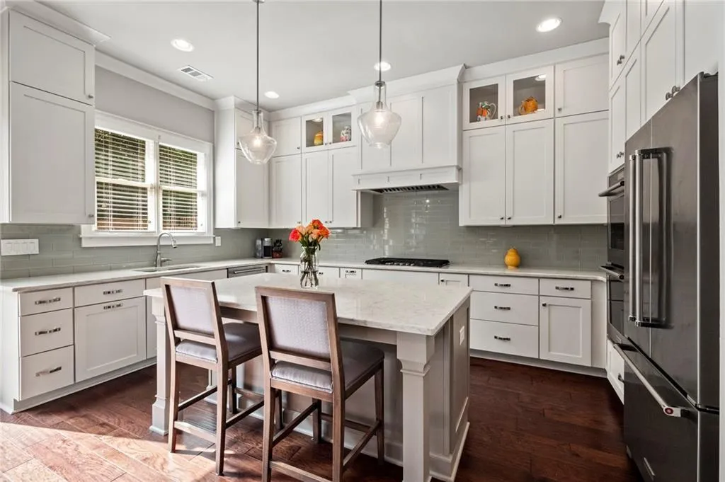 827 Novello Court Ne, Atlanta, Georgia 30342, 5 Bedrooms Bedrooms, ,4 BathroomsBathrooms,Residential,Sold,827 Novello Court Ne,6946458