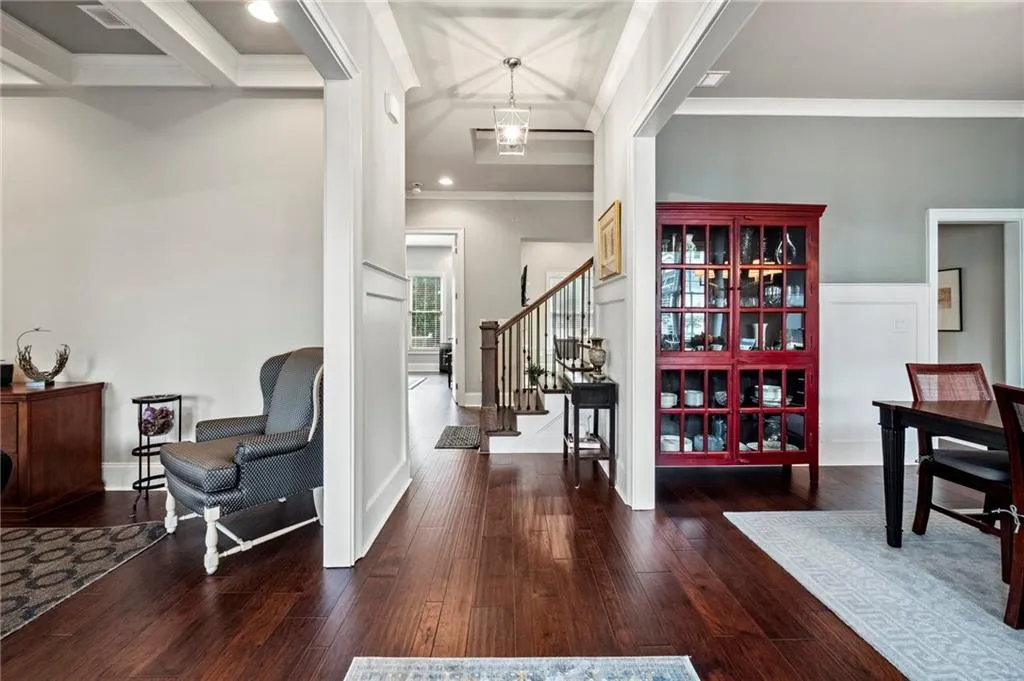 827 Novello Court Ne, Atlanta, Georgia 30342, 5 Bedrooms Bedrooms, ,4 BathroomsBathrooms,Residential,Sold,827 Novello Court Ne,6946458