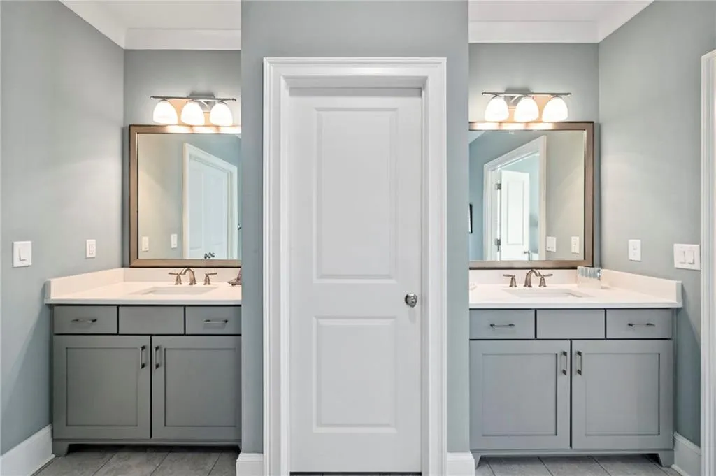 827 Novello Court Ne, Atlanta, Georgia 30342, 5 Bedrooms Bedrooms, ,4 BathroomsBathrooms,Residential,Sold,827 Novello Court Ne,6946458