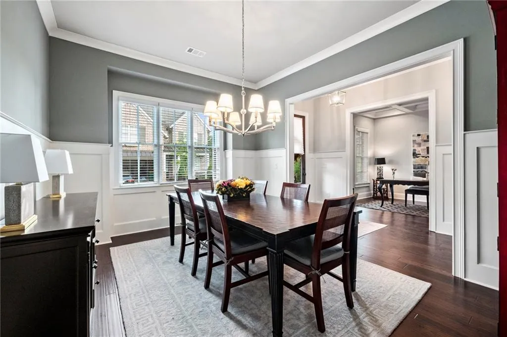 827 Novello Court Ne, Atlanta, Georgia 30342, 5 Bedrooms Bedrooms, ,4 BathroomsBathrooms,Residential,Sold,827 Novello Court Ne,6946458