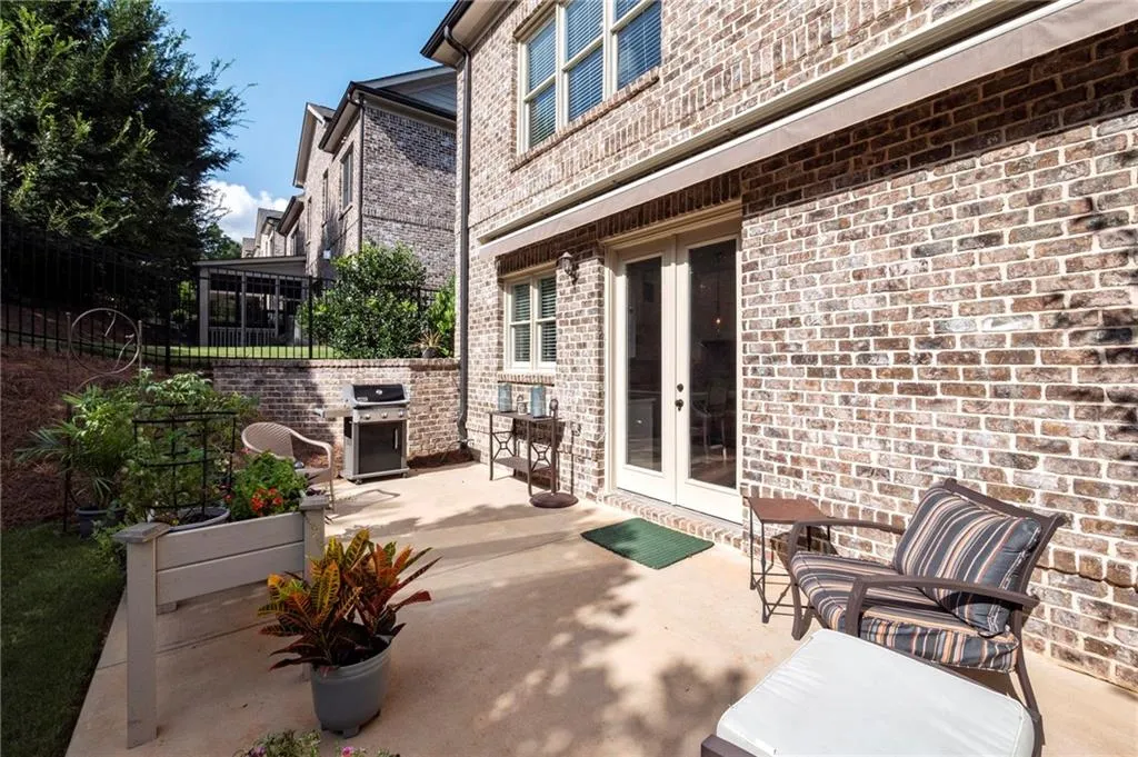 827 Novello Court Ne, Atlanta, Georgia 30342, 5 Bedrooms Bedrooms, ,4 BathroomsBathrooms,Residential,Sold,827 Novello Court Ne,6946458