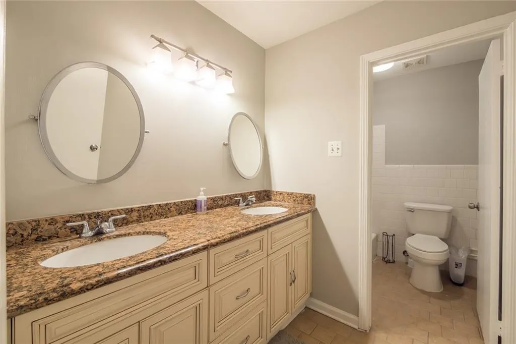 6520 Roswell Road #49 Road, Atlanta, Georgia 30328, 3 Bedrooms Bedrooms, ,2 BathroomsBathrooms,Residential,Sold,6520 Roswell Road #49 Road,6822399