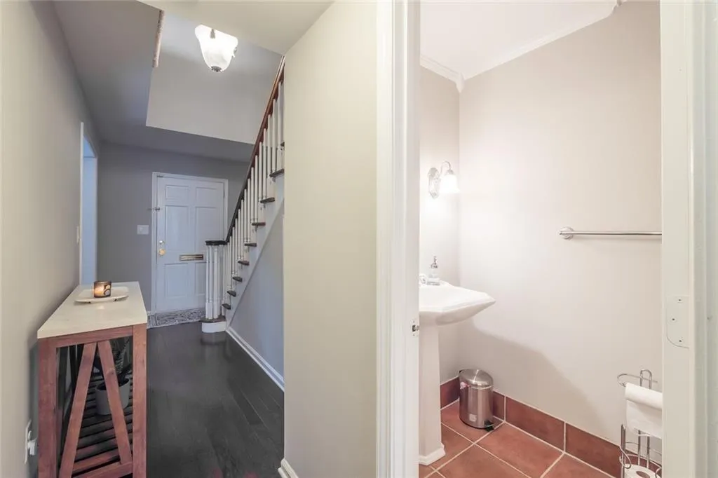 6520 Roswell Road #49 Road, Atlanta, Georgia 30328, 3 Bedrooms Bedrooms, ,2 BathroomsBathrooms,Residential,Sold,6520 Roswell Road #49 Road,6822399