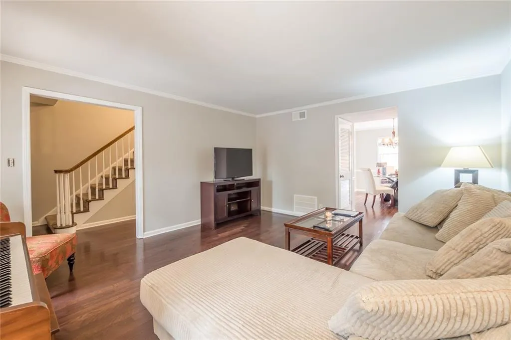 6520 Roswell Road #49 Road, Atlanta, Georgia 30328, 3 Bedrooms Bedrooms, ,2 BathroomsBathrooms,Residential,Sold,6520 Roswell Road #49 Road,6822399