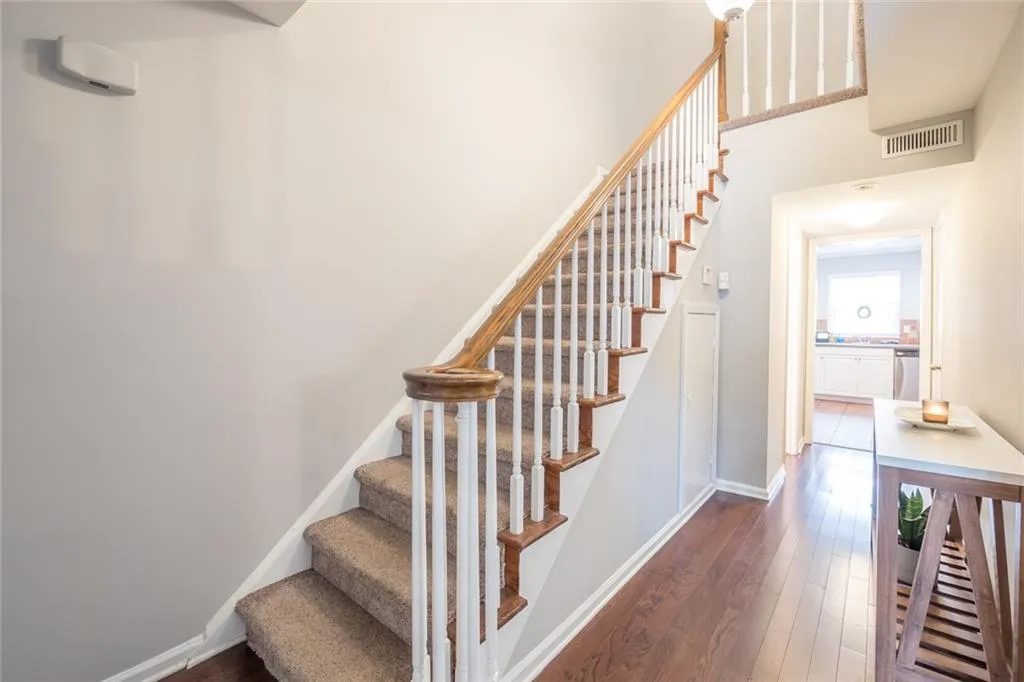 6520 Roswell Road #49 Road, Atlanta, Georgia 30328, 3 Bedrooms Bedrooms, ,2 BathroomsBathrooms,Residential,Sold,6520 Roswell Road #49 Road,6822399