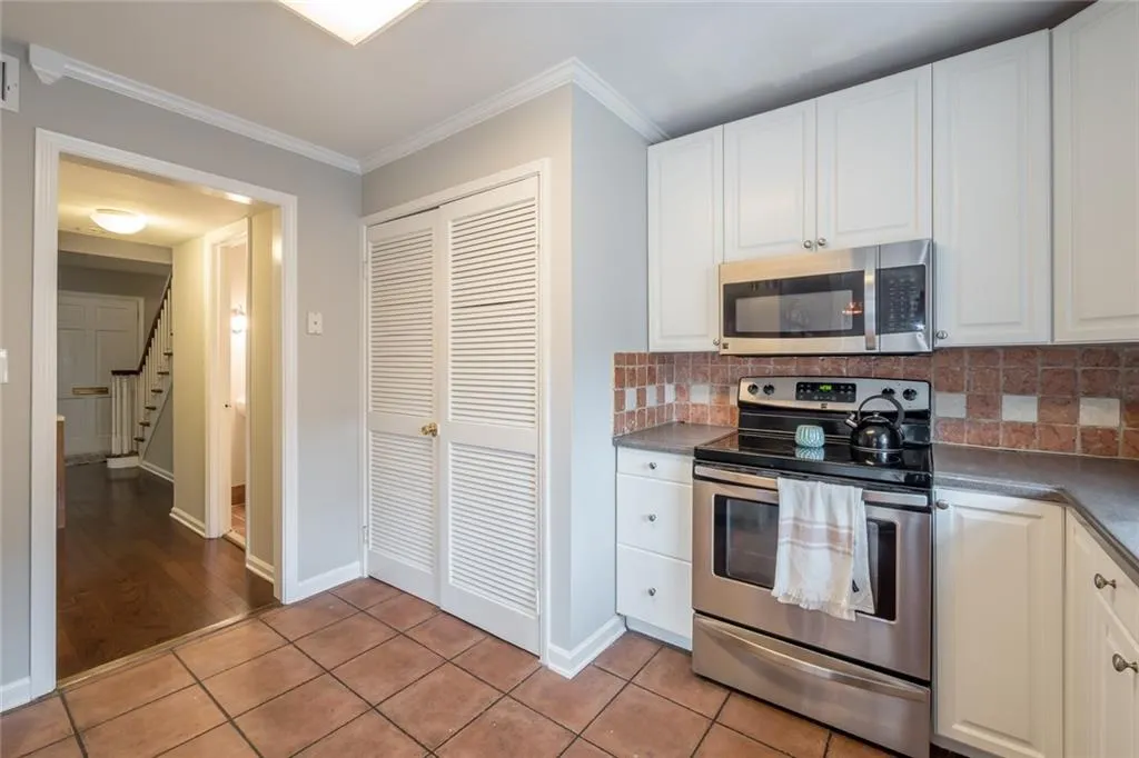 6520 Roswell Road #49 Road, Atlanta, Georgia 30328, 3 Bedrooms Bedrooms, ,2 BathroomsBathrooms,Residential,Sold,6520 Roswell Road #49 Road,6822399