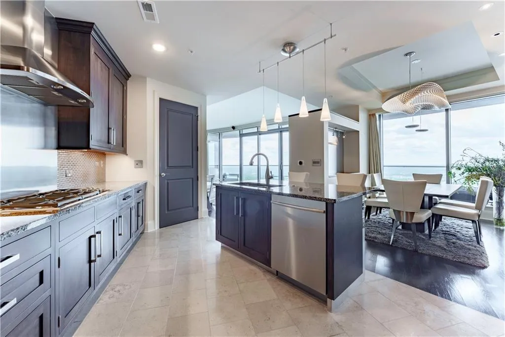 3344 Peachtree Road Unit 3505, Atlanta, Georgia 30326, 2 Bedrooms Bedrooms, ,2 BathroomsBathrooms,Residential,For Sale,3344 Peachtree Road Unit 3505,7574785