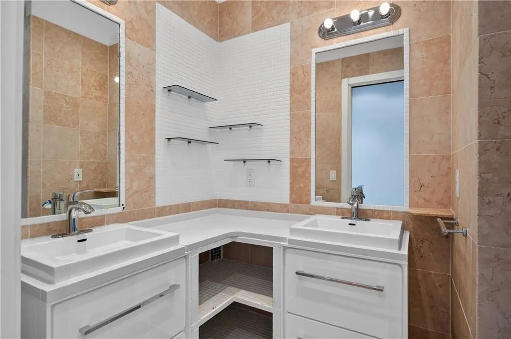3334 Peachtree Road Ne Unit 1410, Atlanta, Georgia 30326, 1 Bedroom Bedrooms, 0 ,1 BathroomBathrooms,Residential,For Sale,3334 Peachtree Road Ne Unit 1410,7712506