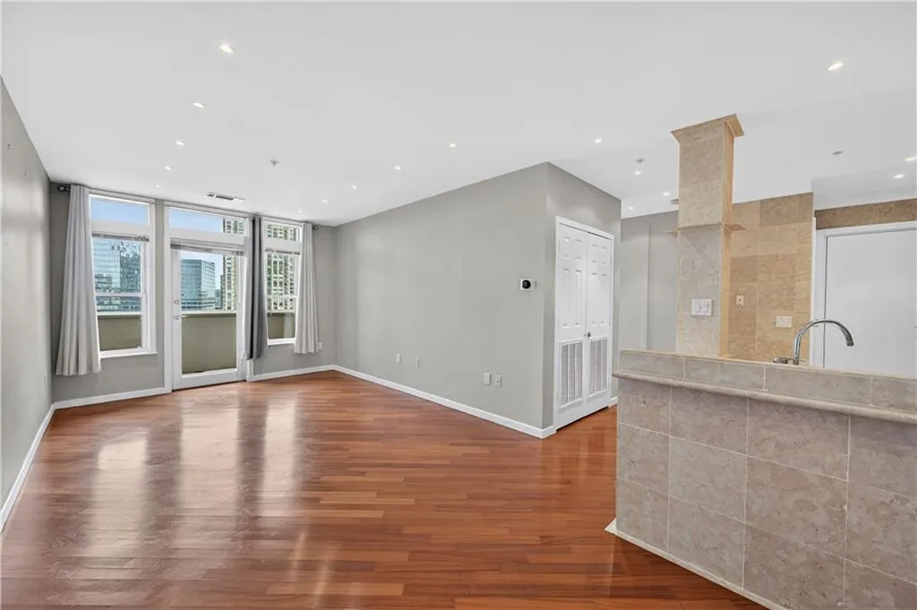 3334 Peachtree Road Ne Unit 1410, Atlanta, Georgia 30326, 1 Bedroom Bedrooms, 0 ,1 BathroomBathrooms,Residential,For Sale,3334 Peachtree Road Ne Unit 1410,7712506