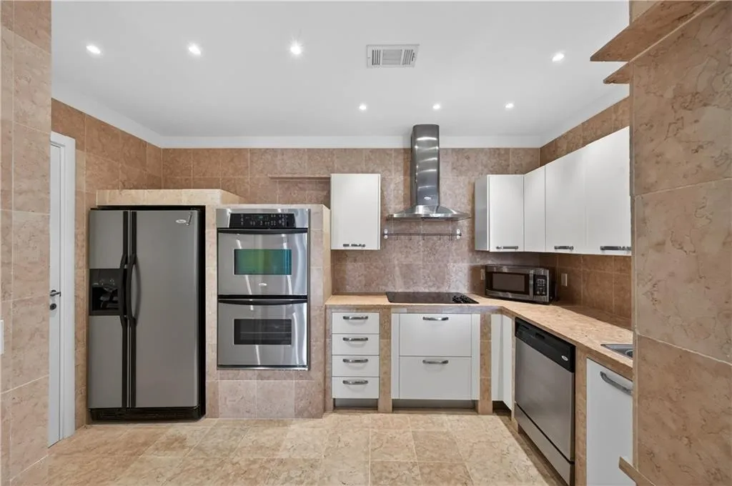3334 Peachtree Road Ne Unit 1410, Atlanta, Georgia 30326, 1 Bedroom Bedrooms, 0 ,1 BathroomBathrooms,Residential,For Sale,3334 Peachtree Road Ne Unit 1410,7712506