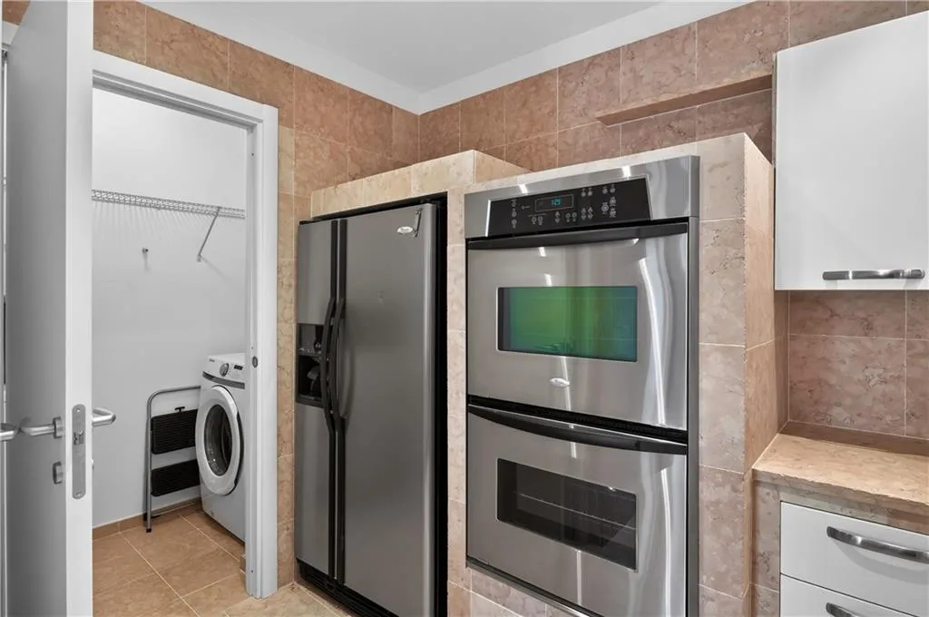 3334 Peachtree Road Ne Unit 1410, Atlanta, Georgia 30326, 1 Bedroom Bedrooms, 0 ,1 BathroomBathrooms,Residential,For Sale,3334 Peachtree Road Ne Unit 1410,7712506