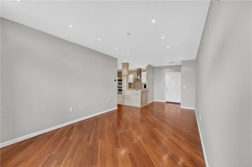 3334 Peachtree Road Ne Unit 1410, Atlanta, Georgia 30326, 1 Bedroom Bedrooms, 0 ,1 BathroomBathrooms,Residential,For Sale,3334 Peachtree Road Ne Unit 1410,7712506