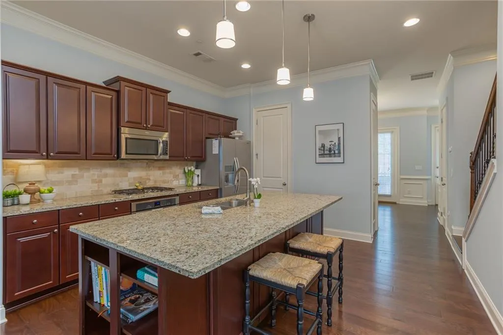 227 Alderwood Point, Atlanta, Georgia 30328, 3 Bedrooms Bedrooms, ,3 BathroomsBathrooms,Residential,Sold,227 Alderwood Point,6743168