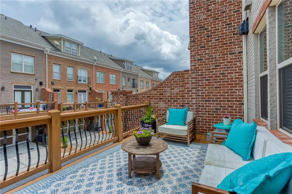 227 Alderwood Point, Atlanta, Georgia 30328, 3 Bedrooms Bedrooms, ,3 BathroomsBathrooms,Residential,Sold,227 Alderwood Point,6743168