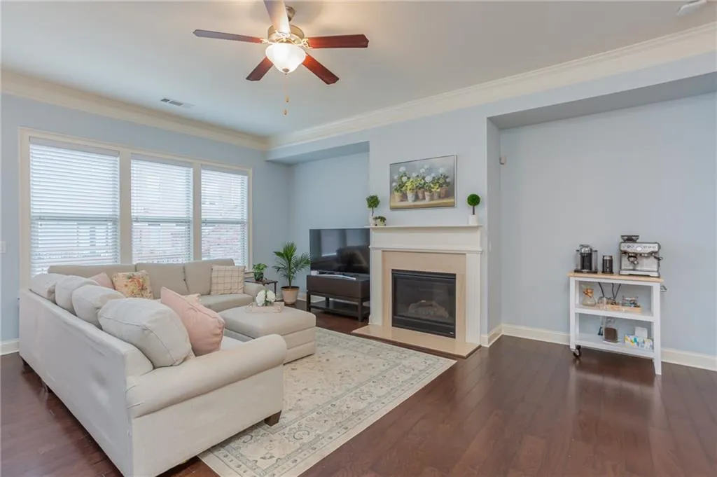 227 Alderwood Point, Atlanta, Georgia 30328, 3 Bedrooms Bedrooms, ,3 BathroomsBathrooms,Residential,Sold,227 Alderwood Point,6743168