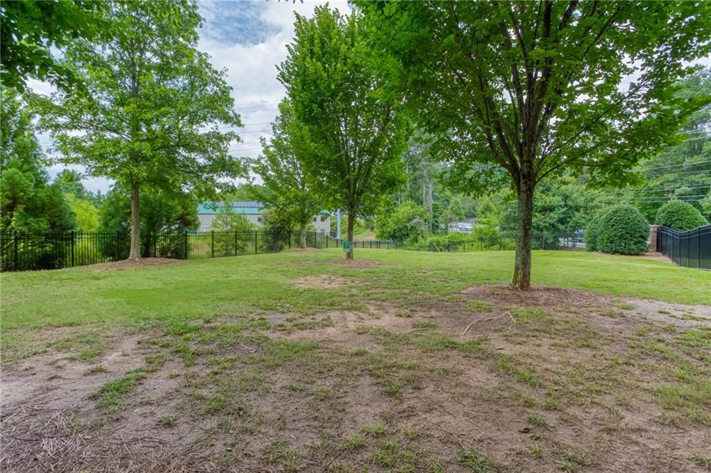 227 Alderwood Point, Atlanta, Georgia 30328, 3 Bedrooms Bedrooms, ,3 BathroomsBathrooms,Residential,Sold,227 Alderwood Point,6743168