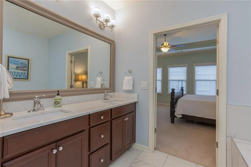 227 Alderwood Point, Atlanta, Georgia 30328, 3 Bedrooms Bedrooms, ,3 BathroomsBathrooms,Residential,Sold,227 Alderwood Point,6743168