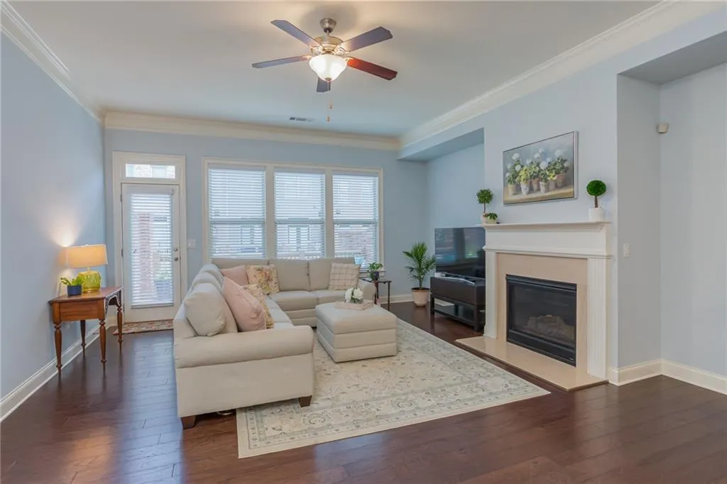 227 Alderwood Point, Atlanta, Georgia 30328, 3 Bedrooms Bedrooms, ,3 BathroomsBathrooms,Residential,Sold,227 Alderwood Point,6743168