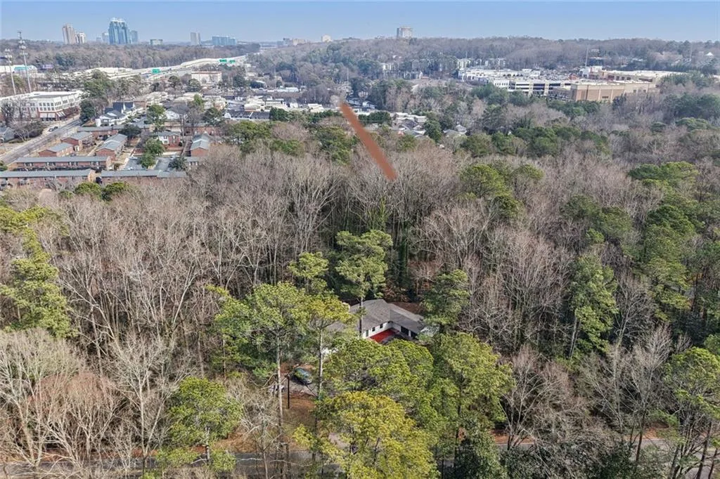 5655 Lake Forrest Drive Nw, Atlanta, Georgia 30342, 6 Bedrooms Bedrooms, ,3 BathroomsBathrooms,Residential,For Sale,5655 Lake Forrest Drive Nw,7719359