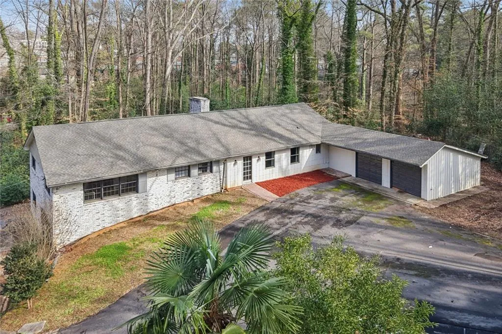 5655 Lake Forrest Drive Nw, Atlanta, Georgia 30342, 6 Bedrooms Bedrooms, ,3 BathroomsBathrooms,Residential,For Sale,5655 Lake Forrest Drive Nw,7719359