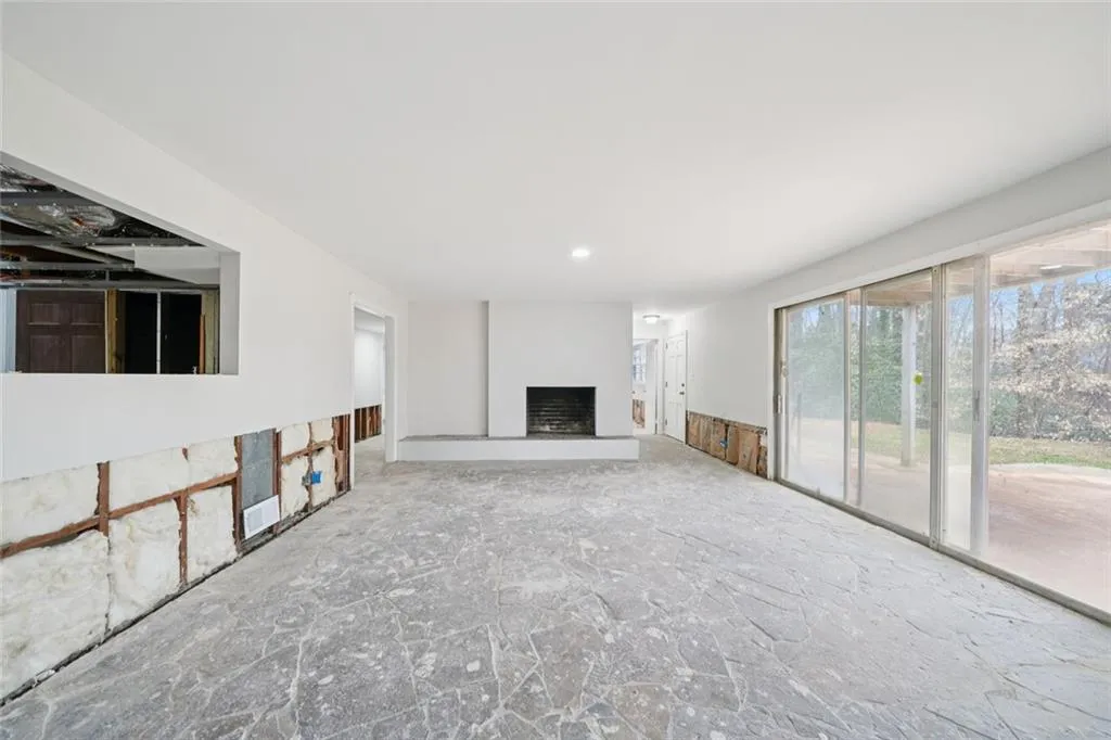 5655 Lake Forrest Drive Nw, Atlanta, Georgia 30342, 6 Bedrooms Bedrooms, ,3 BathroomsBathrooms,Residential,For Sale,5655 Lake Forrest Drive Nw,7719359