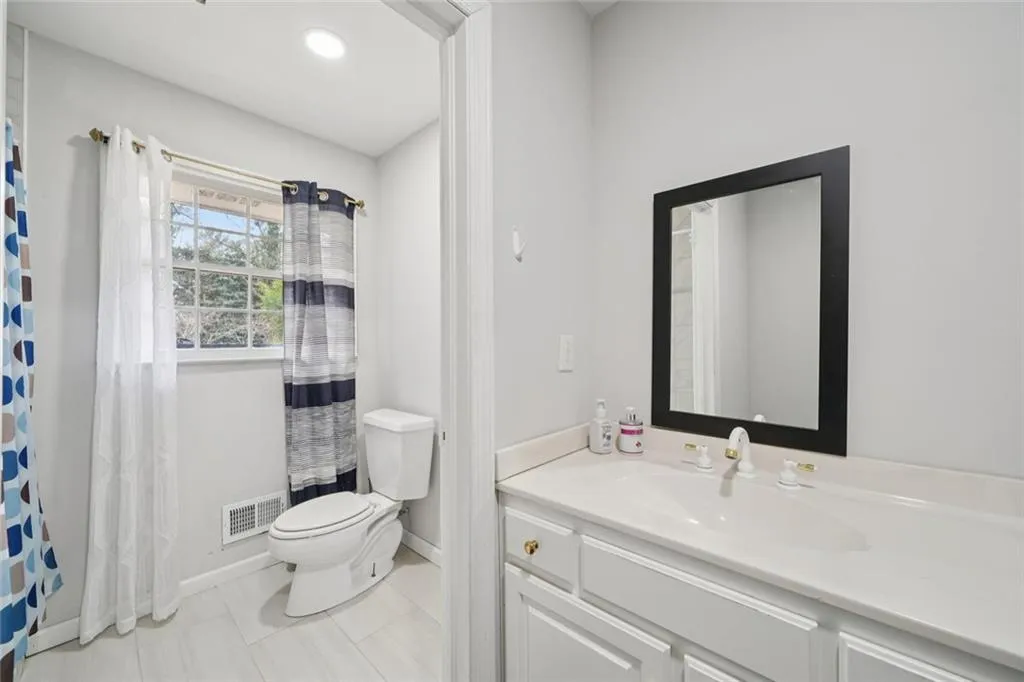 5655 Lake Forrest Drive Nw, Atlanta, Georgia 30342, 6 Bedrooms Bedrooms, ,3 BathroomsBathrooms,Residential,For Sale,5655 Lake Forrest Drive Nw,7719359