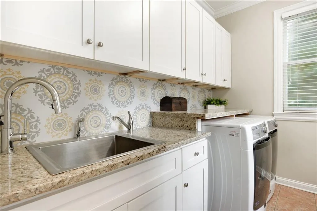 8181 Nesbit Ferry Road, Sandy Springs, Georgia 30350, 5 Bedrooms Bedrooms, ,5 BathroomsBathrooms,Residential,Sold,8181 Nesbit Ferry Road,7163831