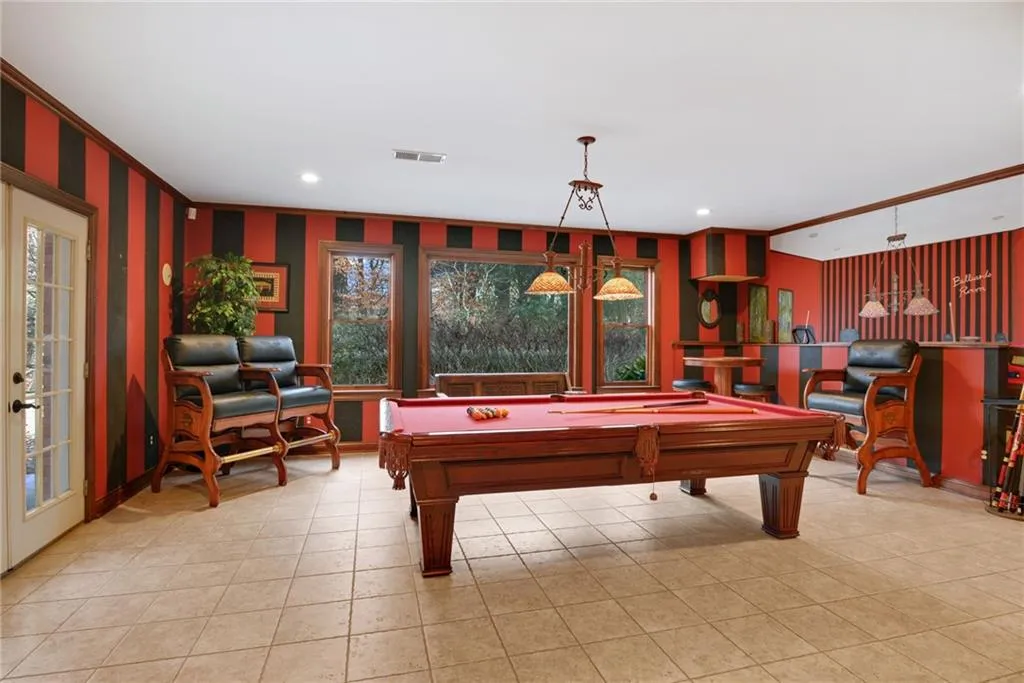 8181 Nesbit Ferry Road, Sandy Springs, Georgia 30350, 5 Bedrooms Bedrooms, ,5 BathroomsBathrooms,Residential,Sold,8181 Nesbit Ferry Road,7163831