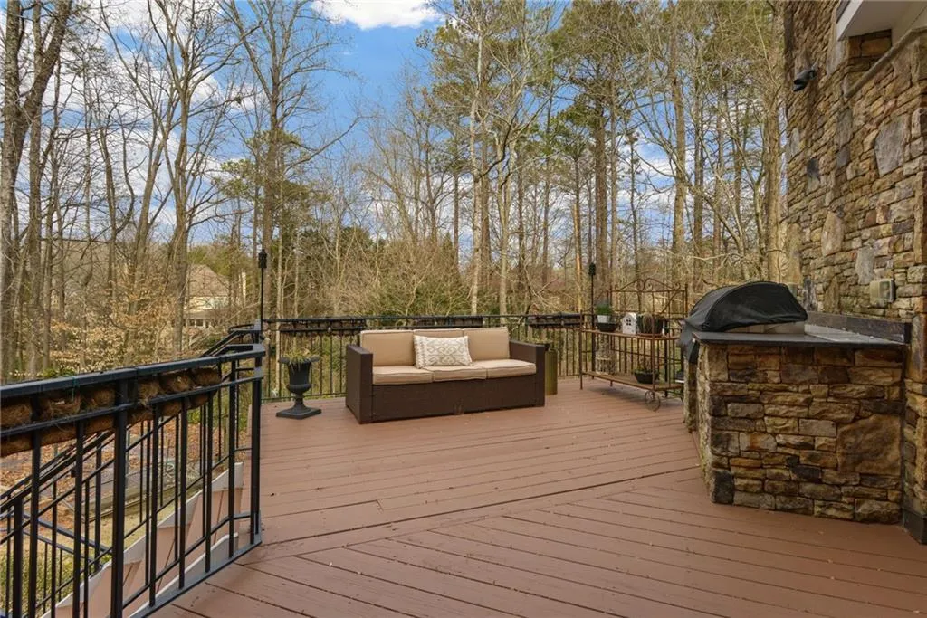 8181 Nesbit Ferry Road, Sandy Springs, Georgia 30350, 5 Bedrooms Bedrooms, ,5 BathroomsBathrooms,Residential,Sold,8181 Nesbit Ferry Road,7163831