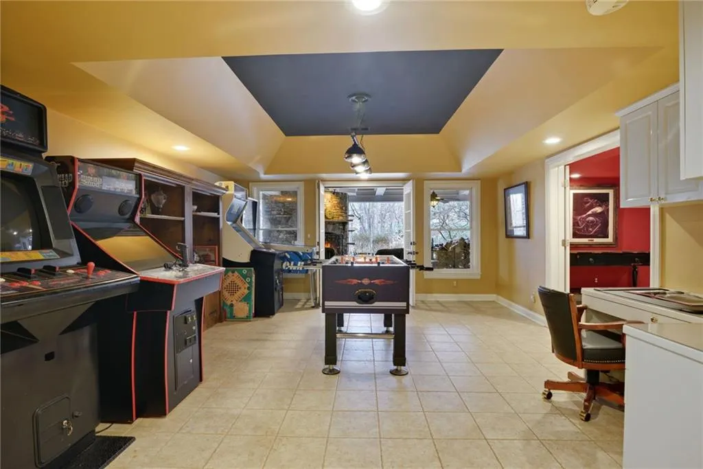 8181 Nesbit Ferry Road, Sandy Springs, Georgia 30350, 5 Bedrooms Bedrooms, ,5 BathroomsBathrooms,Residential,Sold,8181 Nesbit Ferry Road,7163831