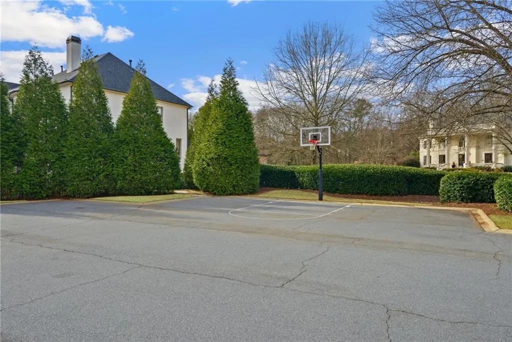 8181 Nesbit Ferry Road, Sandy Springs, Georgia 30350, 5 Bedrooms Bedrooms, ,5 BathroomsBathrooms,Residential,Sold,8181 Nesbit Ferry Road,7163831