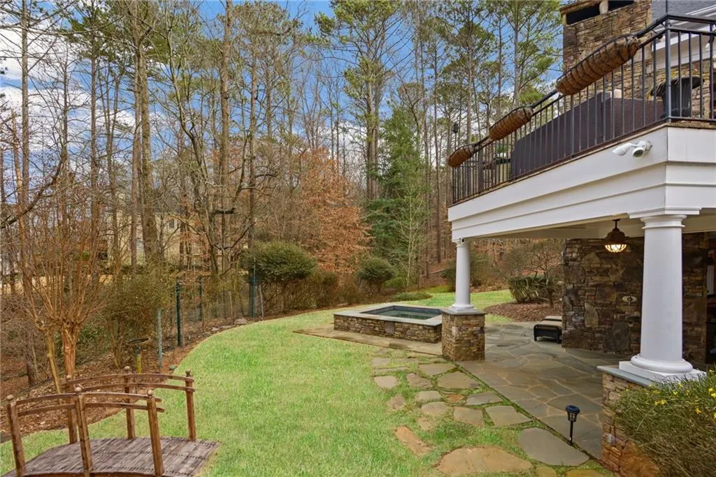 8181 Nesbit Ferry Road, Sandy Springs, Georgia 30350, 5 Bedrooms Bedrooms, ,5 BathroomsBathrooms,Residential,Sold,8181 Nesbit Ferry Road,7163831