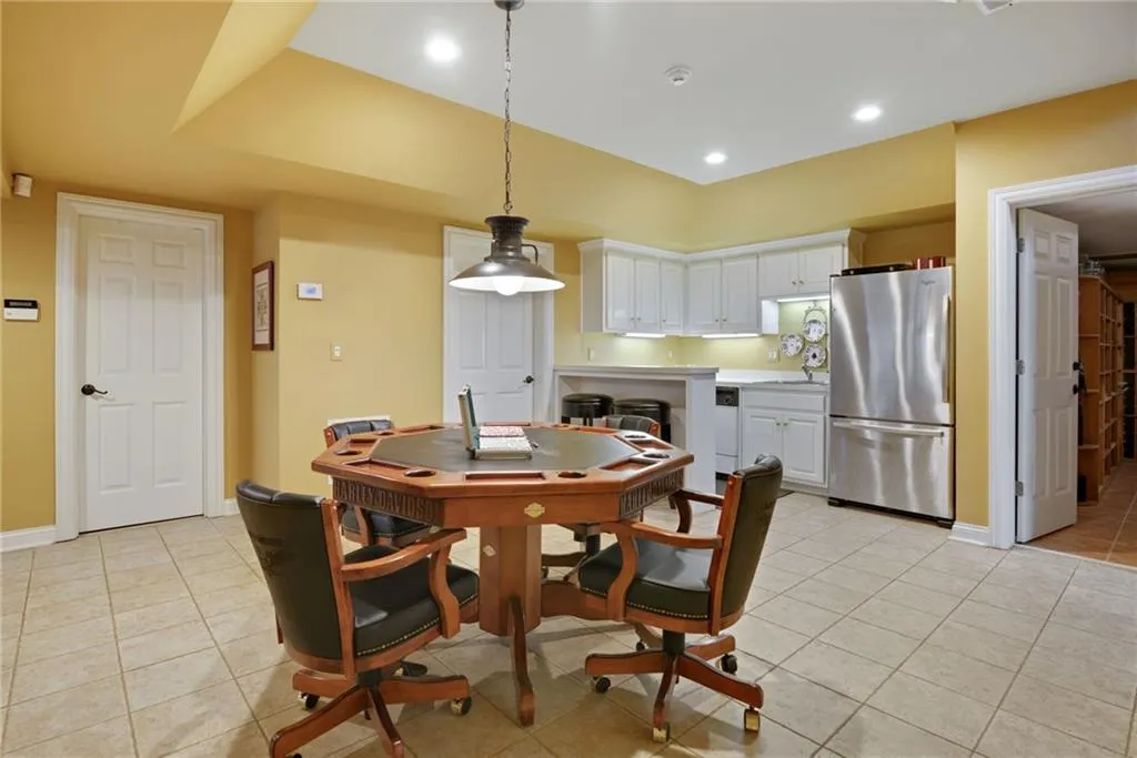 8181 Nesbit Ferry Road, Sandy Springs, Georgia 30350, 5 Bedrooms Bedrooms, ,5 BathroomsBathrooms,Residential,Sold,8181 Nesbit Ferry Road,7163831