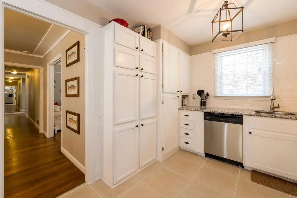 5305 Green Hill Place Ne, Sandy Springs, Georgia 30342, 3 Bedrooms Bedrooms, ,2 BathroomsBathrooms,Residential,Sold,5305 Green Hill Place Ne,5808759