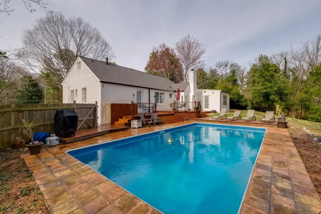 5305 Green Hill Place Ne, Sandy Springs, Georgia 30342, 3 Bedrooms Bedrooms, ,2 BathroomsBathrooms,Residential,Sold,5305 Green Hill Place Ne,5808759