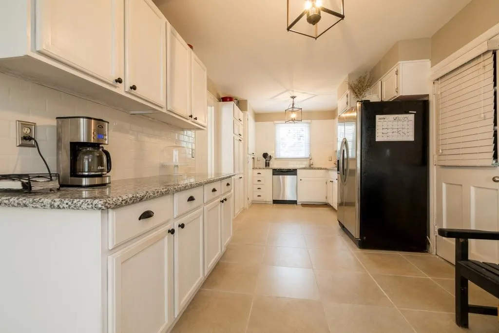 5305 Green Hill Place Ne, Sandy Springs, Georgia 30342, 3 Bedrooms Bedrooms, ,2 BathroomsBathrooms,Residential,Sold,5305 Green Hill Place Ne,5808759