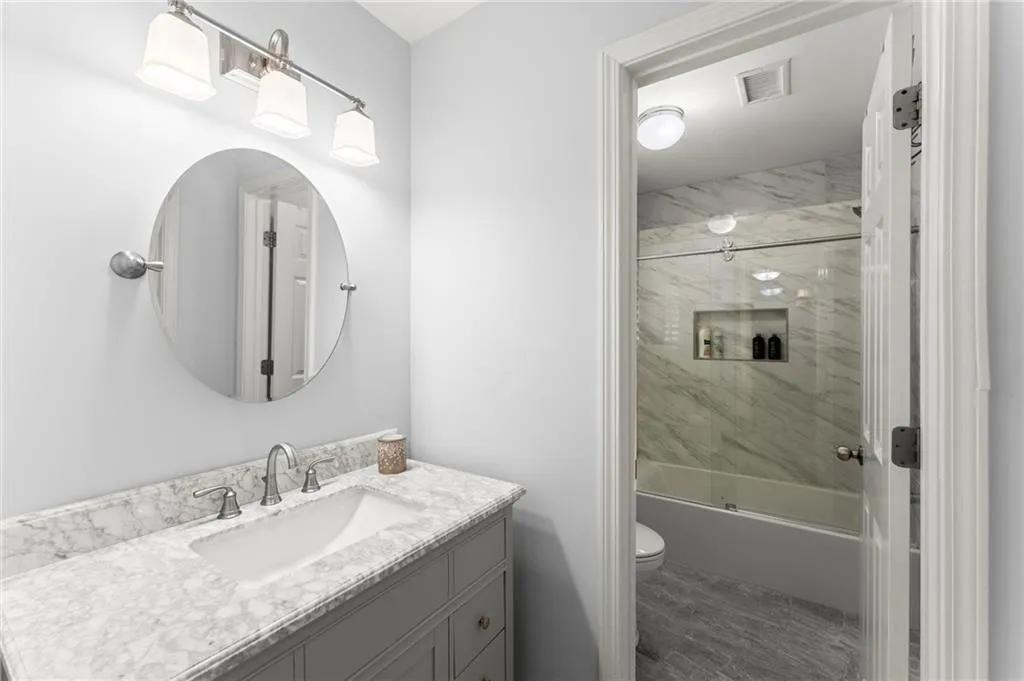 Secondary bathroom on upper level - shared by 2 secondary bedrooms