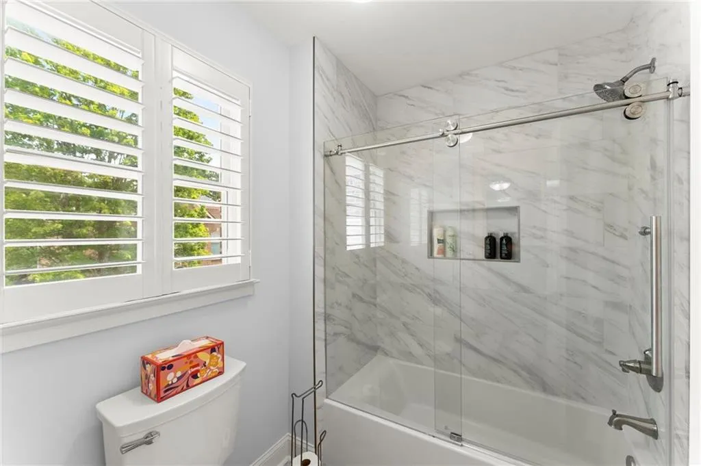 Secondary bathroom shared by 2 upstairs bedrooms