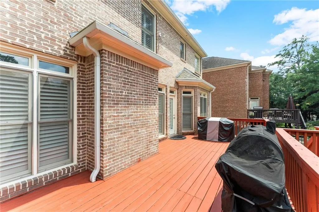 Deck, great for grilling & entertaining