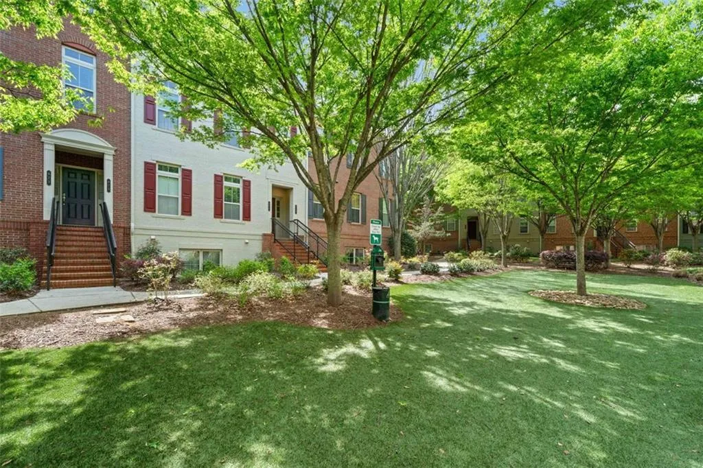 873 Perennial Drive Unit 109, Atlanta, Georgia 30328, 2 Bedrooms Bedrooms, ,2 BathroomsBathrooms,Residential,Sold,873 Perennial Drive Unit 109,7552535