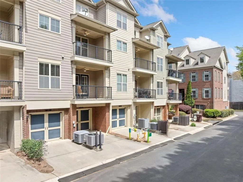 873 Perennial Drive Unit 109, Atlanta, Georgia 30328, 2 Bedrooms Bedrooms, ,2 BathroomsBathrooms,Residential,Sold,873 Perennial Drive Unit 109,7552535