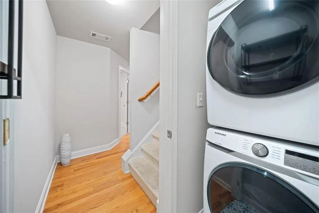 873 Perennial Drive Unit 109, Atlanta, Georgia 30328, 2 Bedrooms Bedrooms, ,2 BathroomsBathrooms,Residential,Sold,873 Perennial Drive Unit 109,7552535