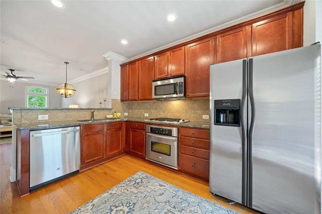 873 Perennial Drive Unit 109, Atlanta, Georgia 30328, 2 Bedrooms Bedrooms, ,2 BathroomsBathrooms,Residential,Sold,873 Perennial Drive Unit 109,7552535