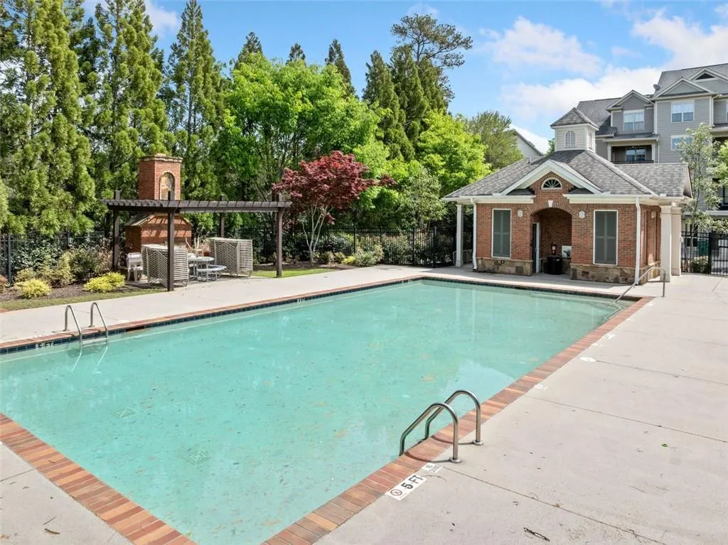 873 Perennial Drive Unit 109, Atlanta, Georgia 30328, 2 Bedrooms Bedrooms, ,2 BathroomsBathrooms,Residential,Sold,873 Perennial Drive Unit 109,7552535