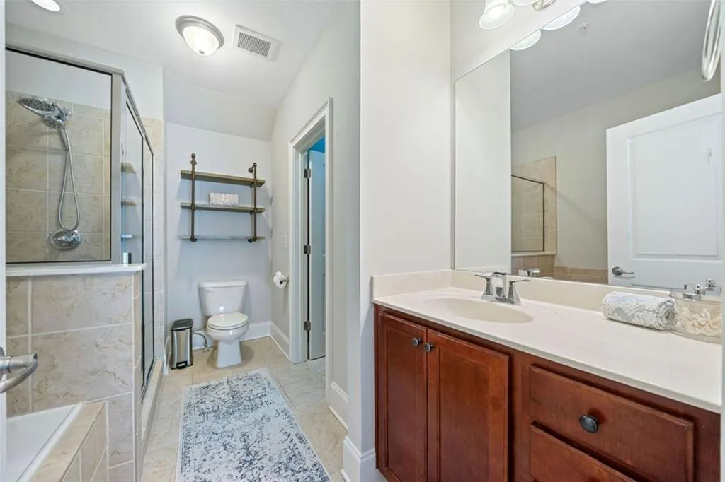 873 Perennial Drive Unit 109, Atlanta, Georgia 30328, 2 Bedrooms Bedrooms, ,2 BathroomsBathrooms,Residential,Sold,873 Perennial Drive Unit 109,7552535