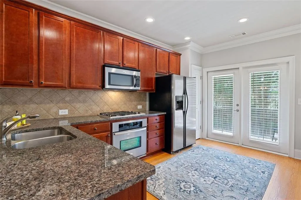 873 Perennial Drive Unit 109, Atlanta, Georgia 30328, 2 Bedrooms Bedrooms, ,2 BathroomsBathrooms,Residential,Sold,873 Perennial Drive Unit 109,7552535