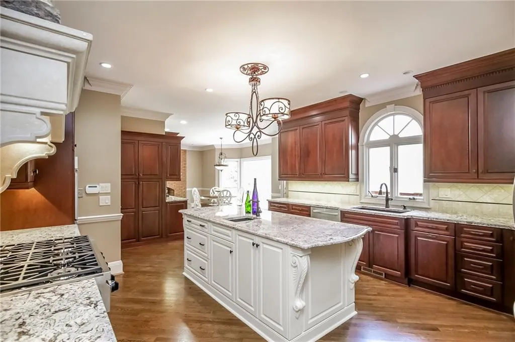 2800 Harwick Drive, Sandy Springs, Georgia 30350, 5 Bedrooms Bedrooms, ,4 BathroomsBathrooms,Residential,Sold,2800 Harwick Drive,5752469