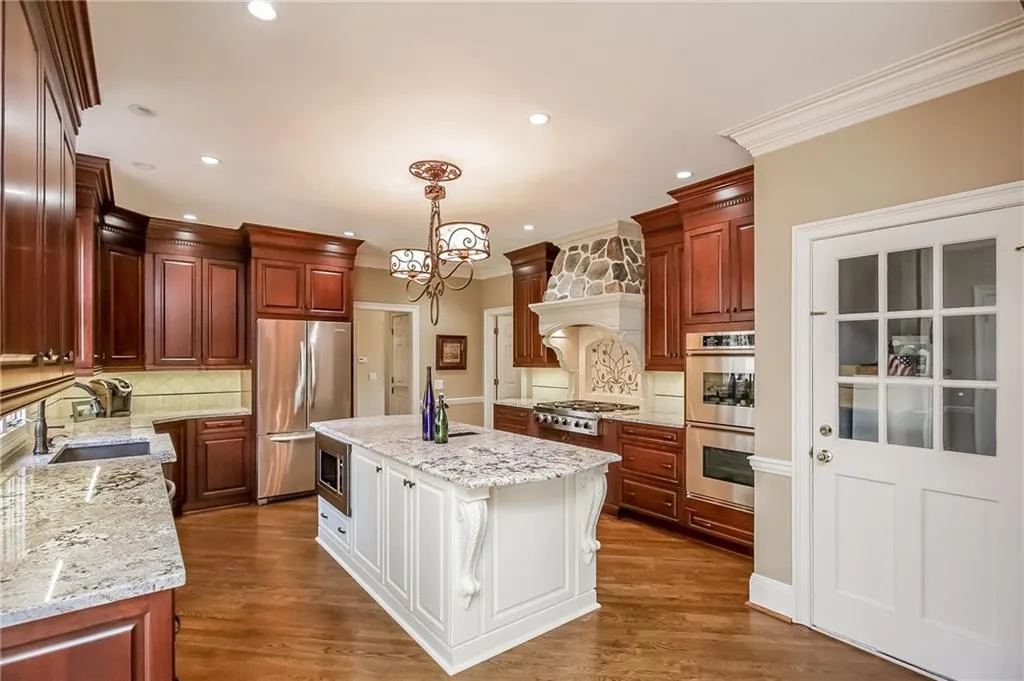 2800 Harwick Drive, Sandy Springs, Georgia 30350, 5 Bedrooms Bedrooms, ,4 BathroomsBathrooms,Residential,Sold,2800 Harwick Drive,5752469