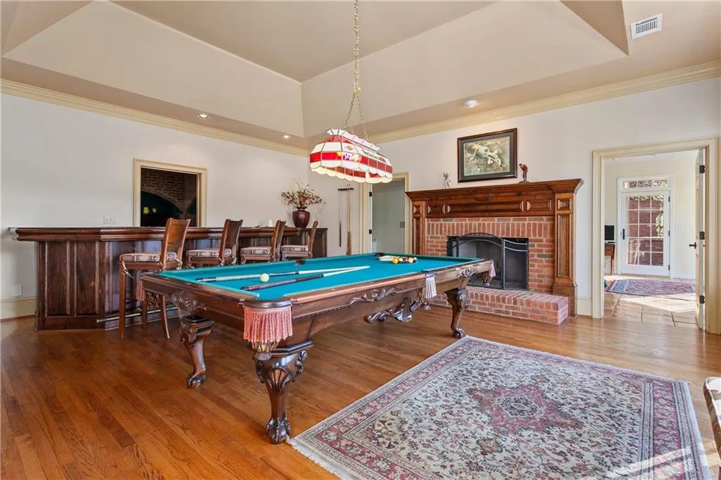 205 Grogans Lake Pointe, Sandy Springs, Georgia 30350, 5 Bedrooms Bedrooms, ,3 BathroomsBathrooms,Residential,Sold,205 Grogans Lake Pointe,6506249