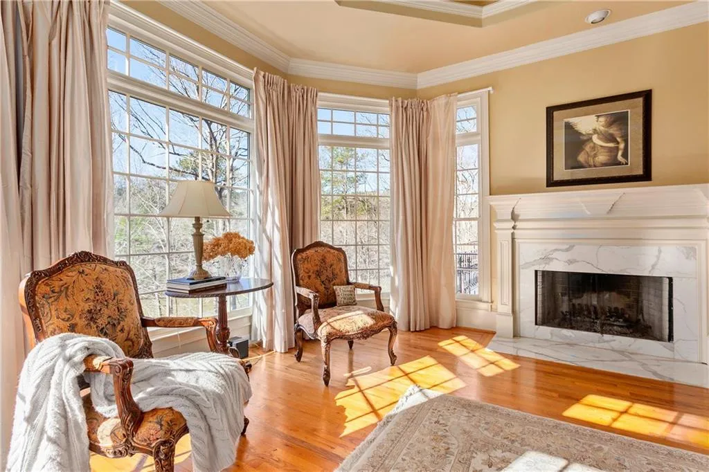 205 Grogans Lake Pointe, Sandy Springs, Georgia 30350, 5 Bedrooms Bedrooms, ,3 BathroomsBathrooms,Residential,Sold,205 Grogans Lake Pointe,6506249